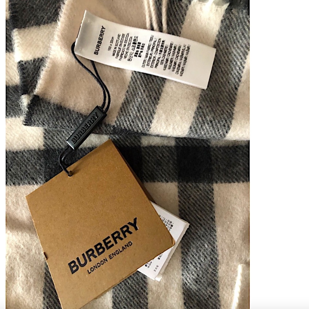 Burberry Giant Check Cashmere Scarf - Picture 7 of 10